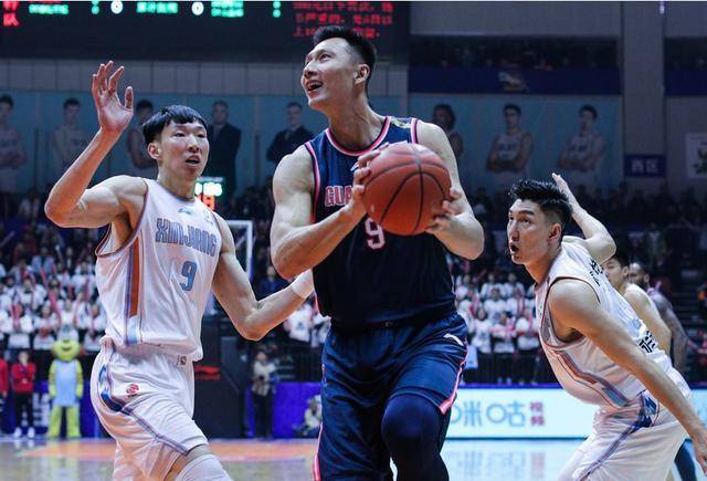  佛罗伦萨绝杀功臣当选月度MVP  